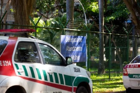 Imagem colorida mostra Delegacia da mulher em Brasília - Metrópoles