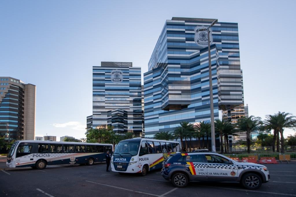Imagem colorida dos prédios da PF em Brasília