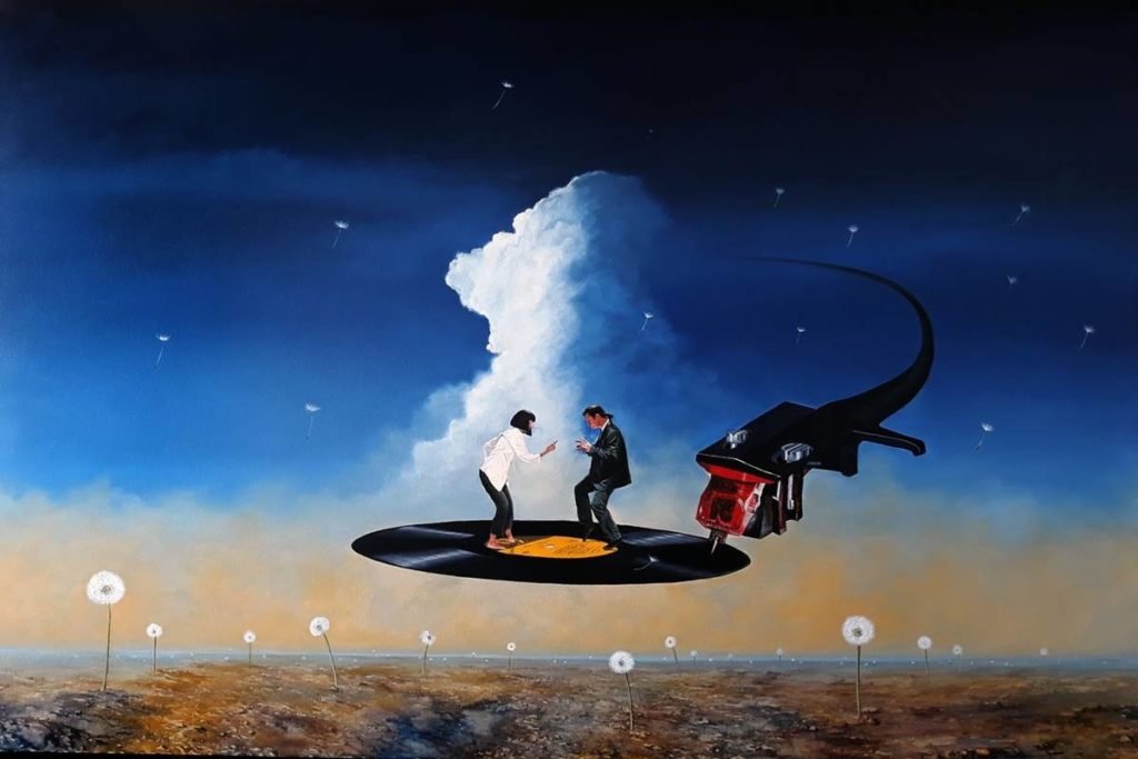 quadro com céu e pessoas em cima de disco de vinil enquanto um monstro tenta atacá-las - metrópoles