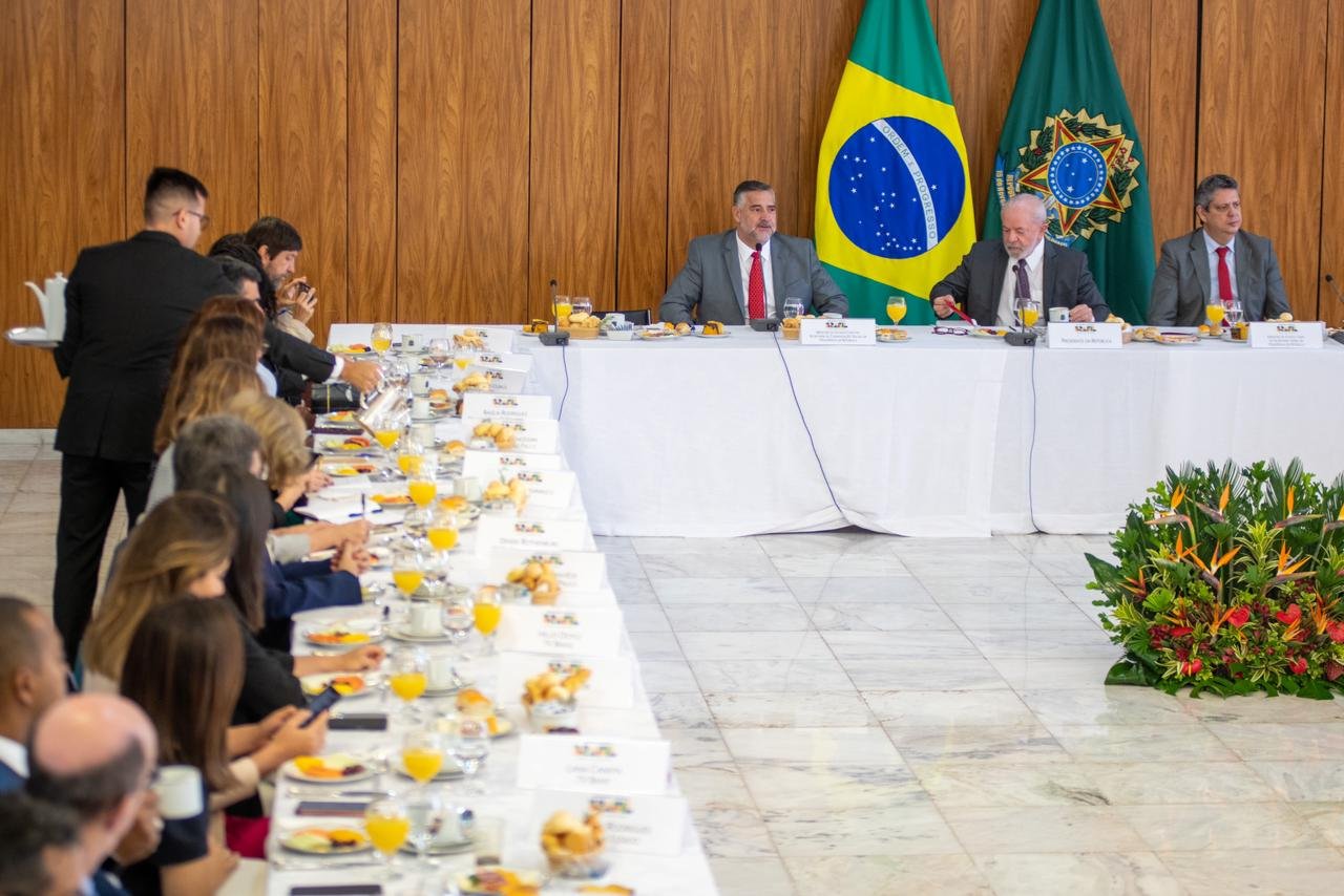 Lula manda mensagem às famílias das vítimas do ataque em creche de