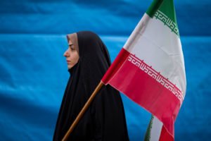 Irã vai usar câmeras para vigiar e punir mulheres sem o véu islâmico