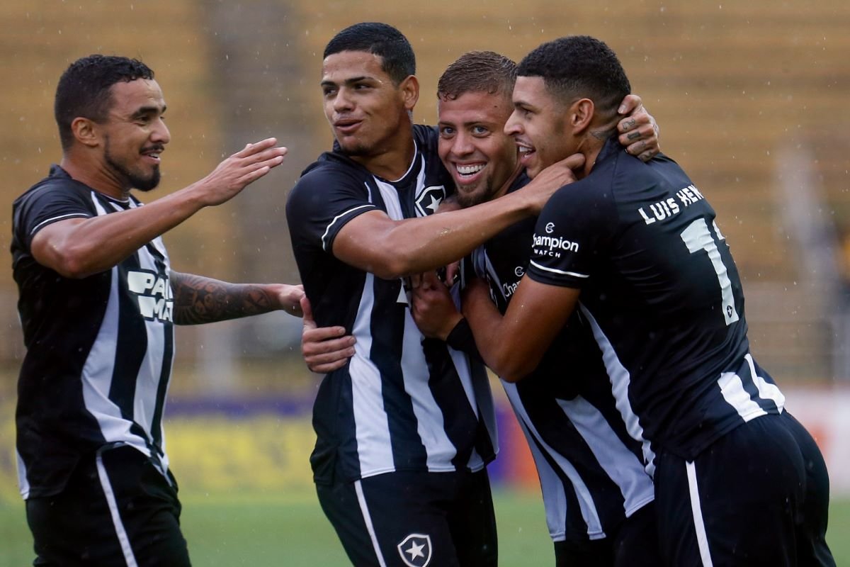 Botafogo x Santos: onde assistir ao vivo, horário e escalações