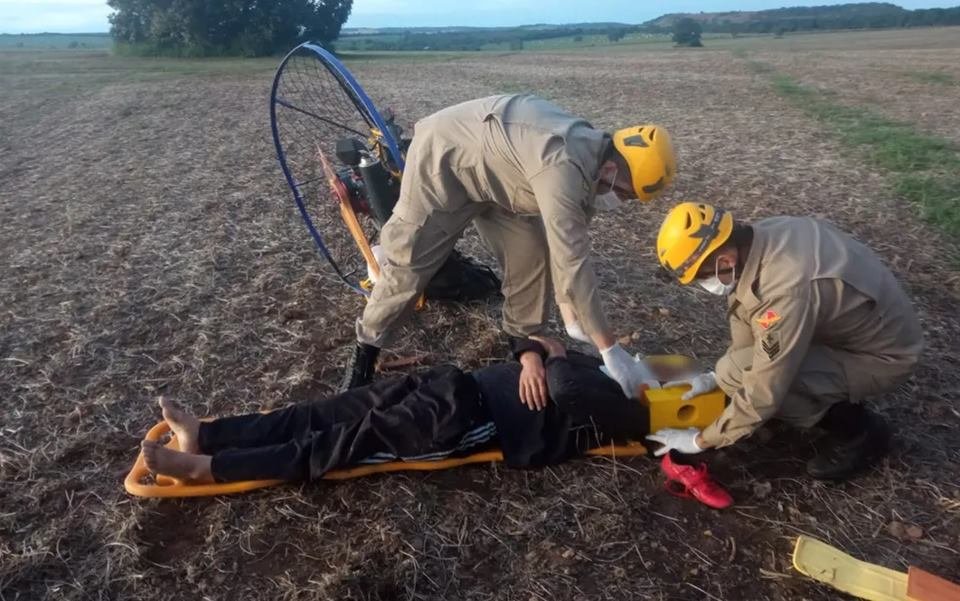 Pára-quedas falha, homem cai 1.200 metros e sobrevive - Alagoas 24