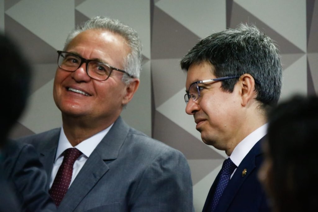 Senadores Renan Calheiros (MDB-AL) e Randolfe Rodrigues (Rede-AP)