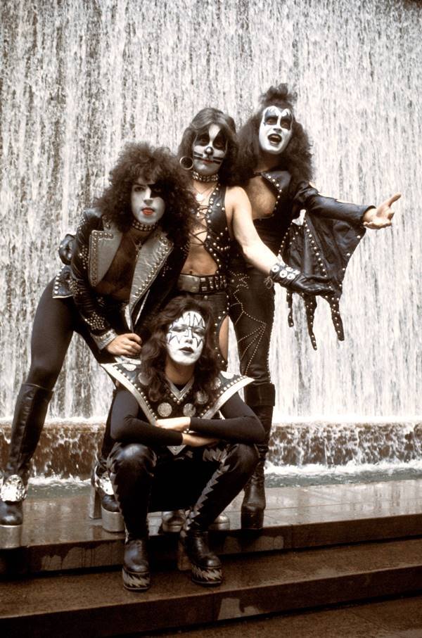 Kiss: veja a trajetória do quarteto que redirecionou a moda com