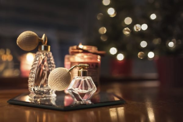 Luxuosos! Confira os 10 melhores perfumes femininos de 2023