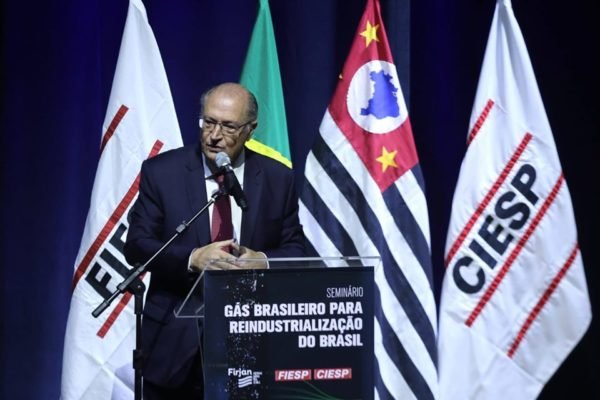 Alckmin anuncia grupo de trabalho para debater redução no preço do gás
