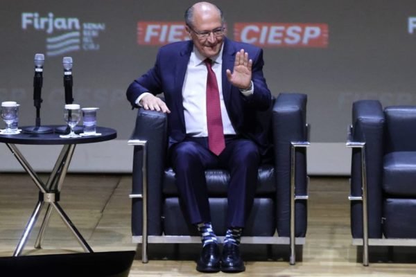 Imagem colorida do vice-presidente da República,Geraldo Alckmin, em evento na Fiesp