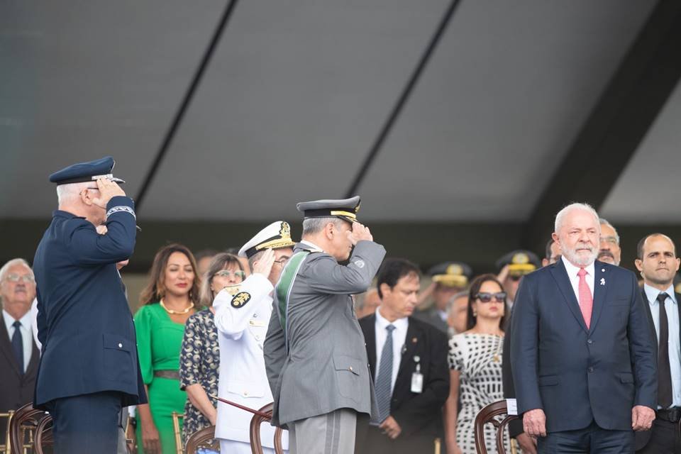 Veja fotos da cerimônia do Dia do Exército em Brasília