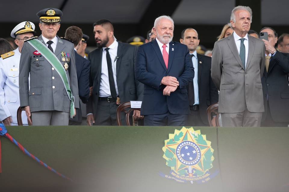 Veja fotos da cerimônia do Dia do Exército em Brasília