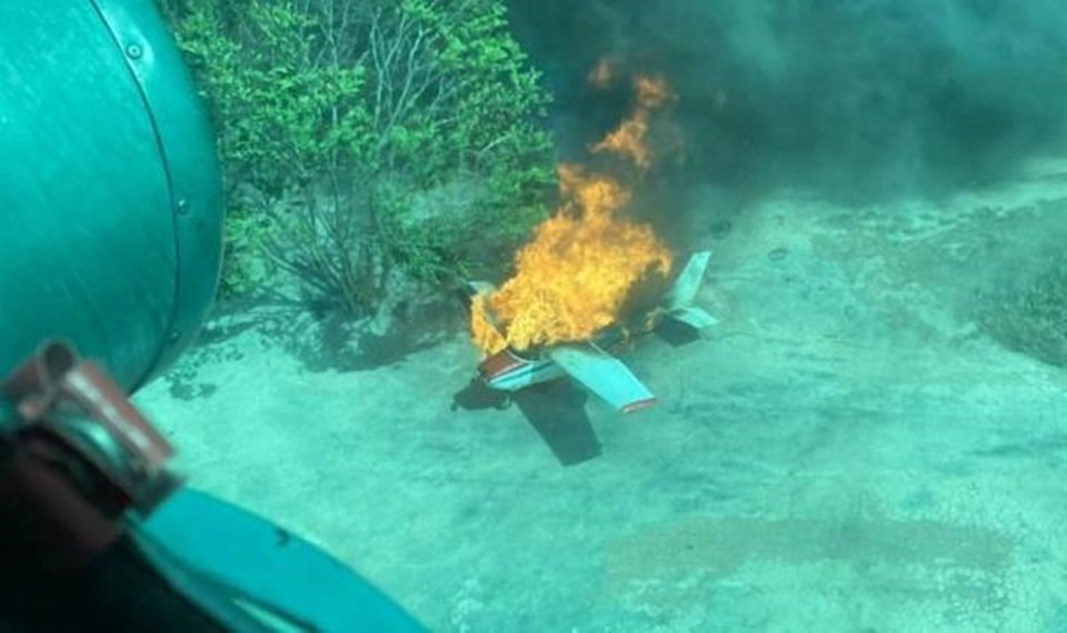Avião destruído em TI Yanomami - Metrópoles