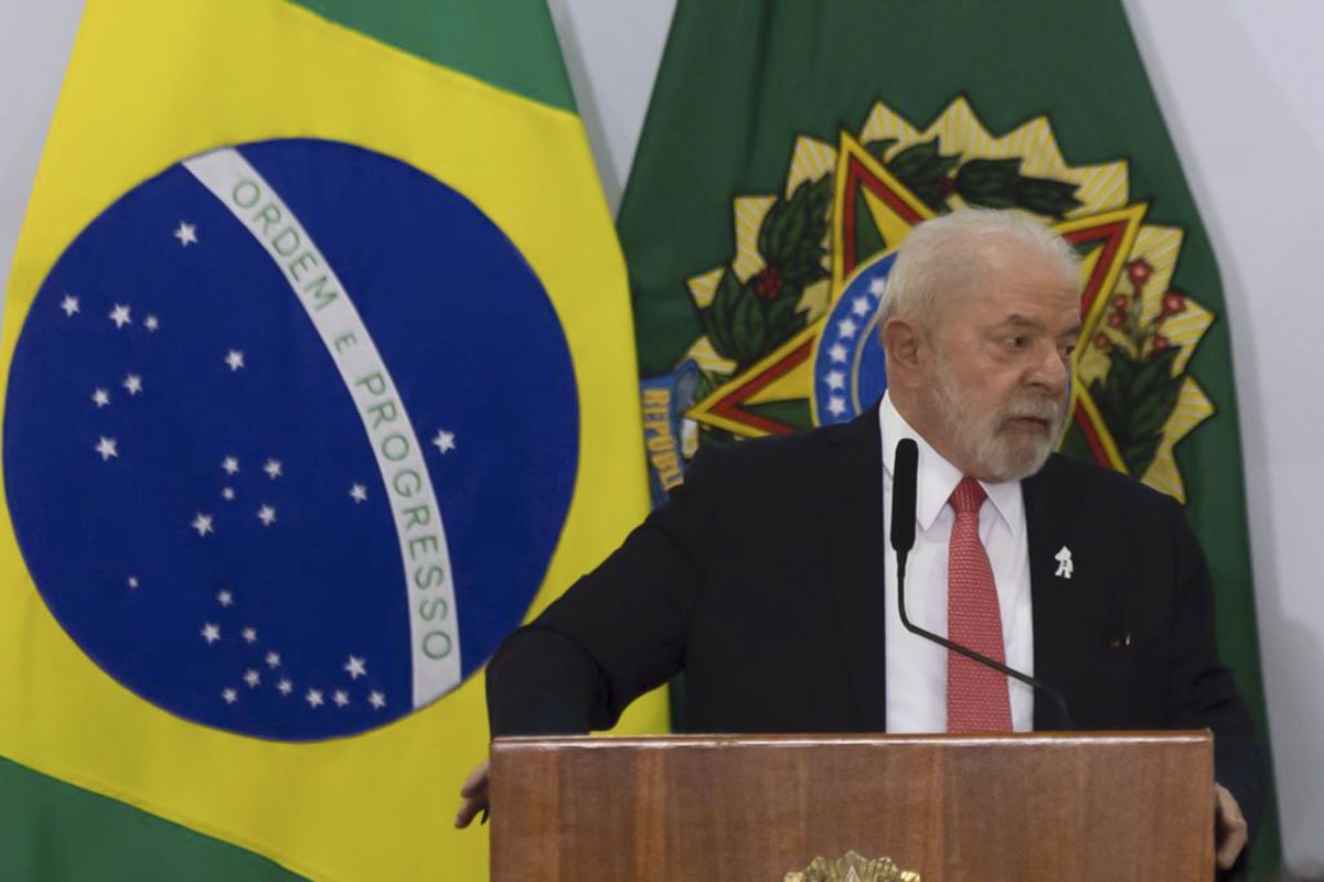 Presidente Lula acompanhando do Ministro da Educação, Camilo Santana, participam da cerimônia de anúncio da recomposição orçamentária para as Universidades e Institutos Federais 2