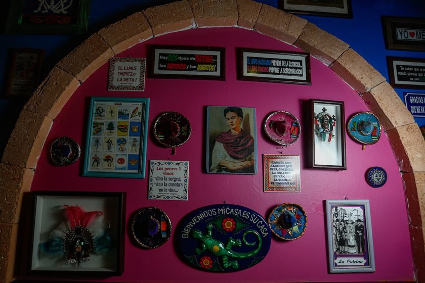 Parede com referências à cultura mexicana no restaurante tex-mex El Paso, na 404 Sul, de propriedade de David Lechtig, guatemalteco radicado em Brasília. A entrevista faz parte de matéria sobre o aniversário de Brasília que entrevista chefs estrangeiros que se estabeleceram, e abriram seus restaurantes, em Brasília