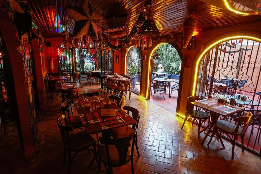 Restaurante tex-mex El Paso, na 404 Sul, de propriedade de David Lechtig, guatemalteco radicado em Brasília. A entrevista faz parte de matéria sobre o aniversário de Brasília que entrevista chefs estrangeiros que se estabeleceram, e abriram seus restaurantes, em Brasília.