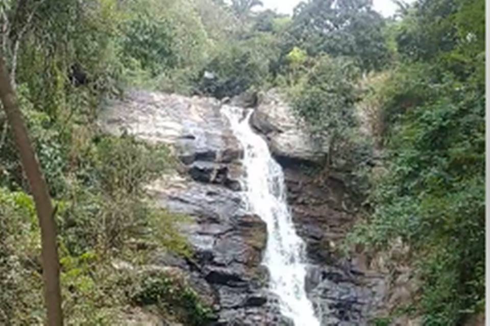 Imagem mostra cachoeira do Ceará - Metrópoles