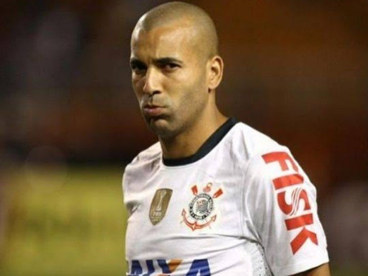 Empresário que beijou o jogador Emerson Sheik é casado há 12 anos e está  prestes a ter o terceiro filho - Retratos da Bola - Extra Online