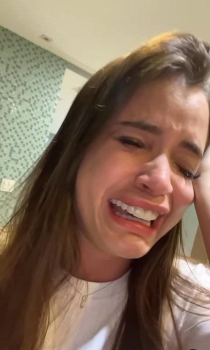 Influenciadora já fez diversos vídeos em que aparece chorando e falando sobre a saudade que sente do pato