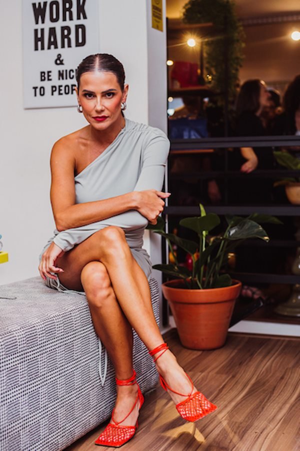 Deborah Secco estrela a primeira campanha da Skechers produzida no Brasil -  Jornal Exclusivo