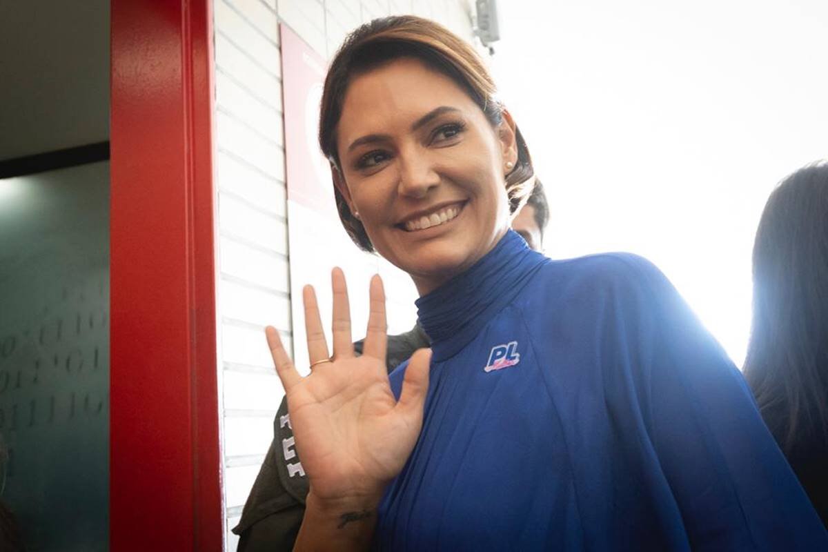 Deputada Quer Convocar Michelle Bolsonaro Para Depor Na Cpi Do 81 Metrópoles 5909