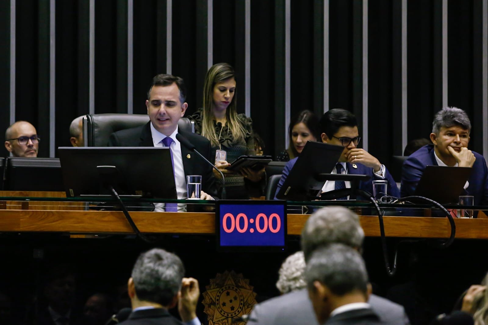 Esvaziada, sessão do Congresso é encerrada sem análise de vetos de Bolsonaro