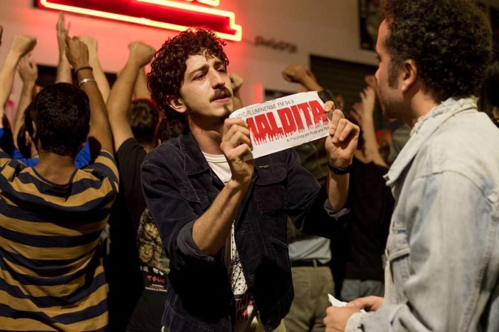 Imagem colorida do filme Aumenta que é Rock’n Roll - Metrópoles