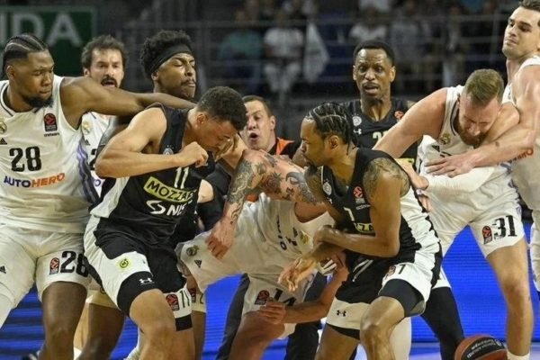 Jogo de basquete do Real Madrid termina em briga generalizada