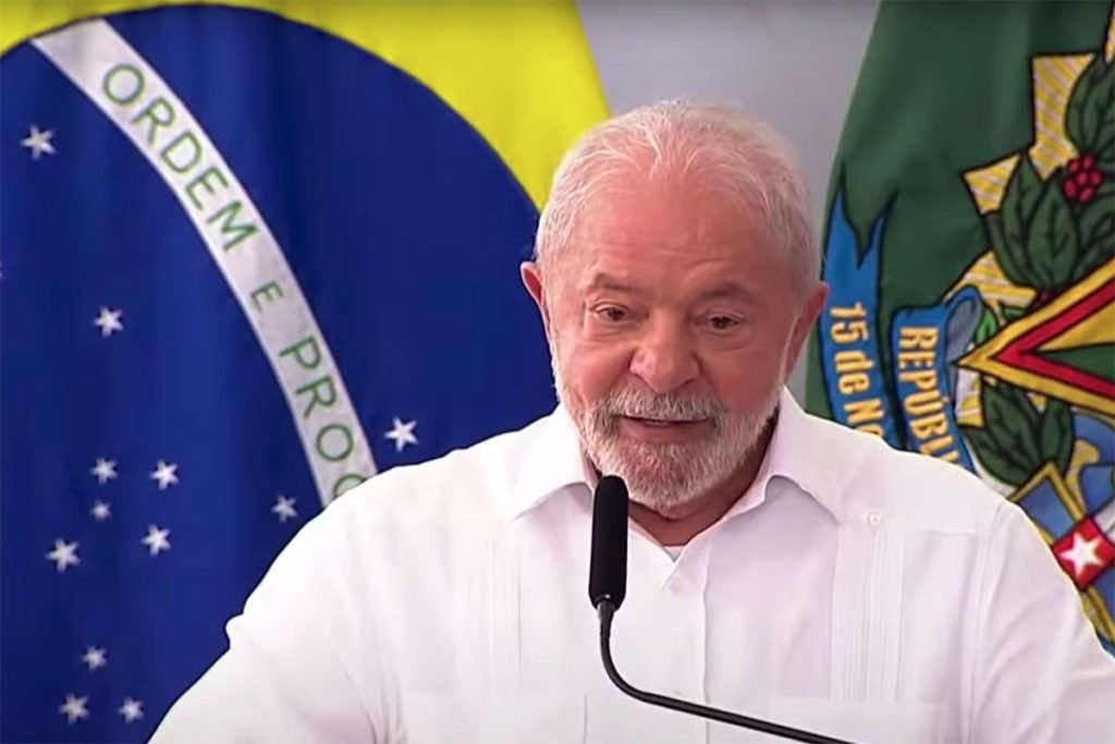 Lula assina reajuste de 9% a servidores federais