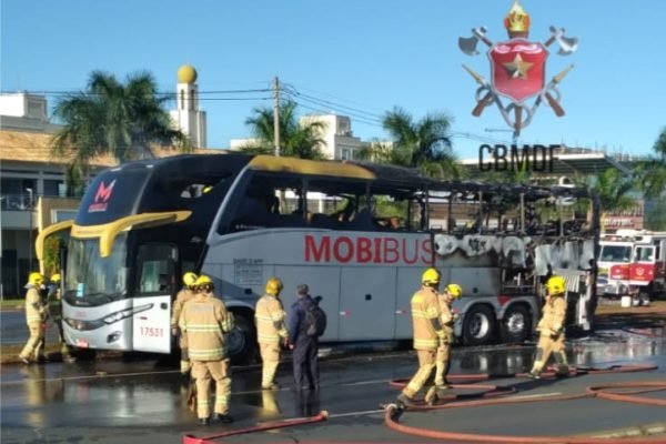 Ônibus do Atlético-PB pega fogo em viagem, mas delegação sai ilesa, atlético-pb