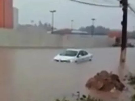 carro-alagado-bahia-metropoles