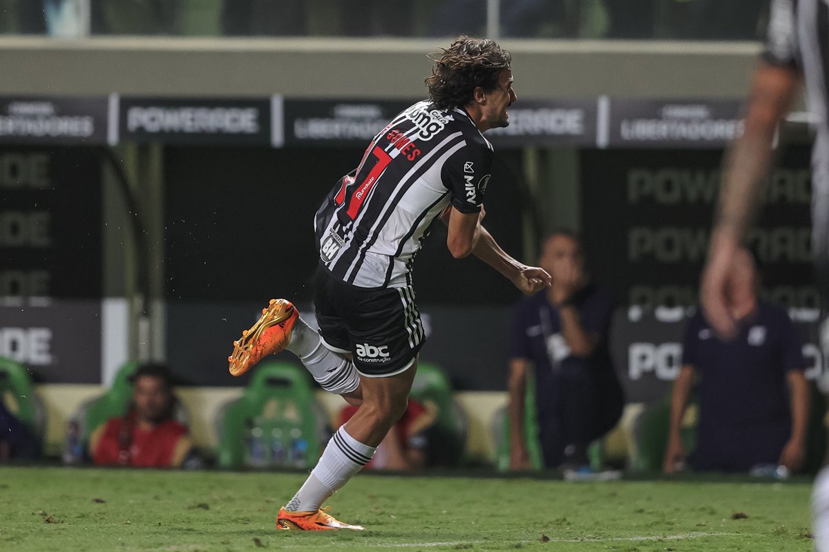Igor Gomes brilha e Atlético conquista seus primeiros pontos na Libertadores