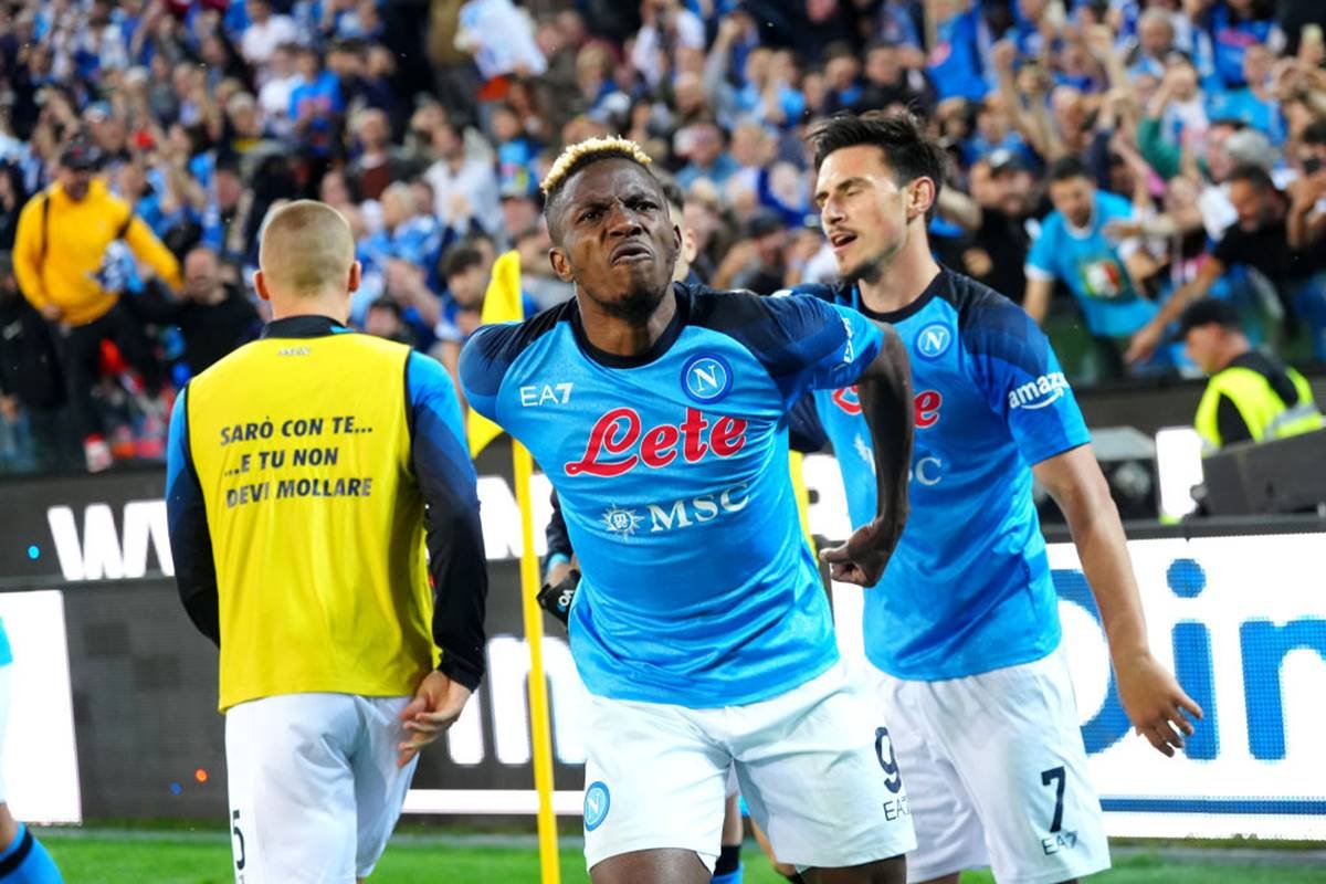 Dia de campeão na Europa: Napoli deve se consagrar campeão italiano hoje  depois de mais de 30 anos. Por @ArthurSolima_ - Notícias - Terceiro Tempo