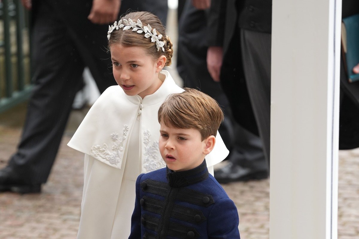 Caras  A cumplicidade dos príncipes Charlotte e Louis na coroação