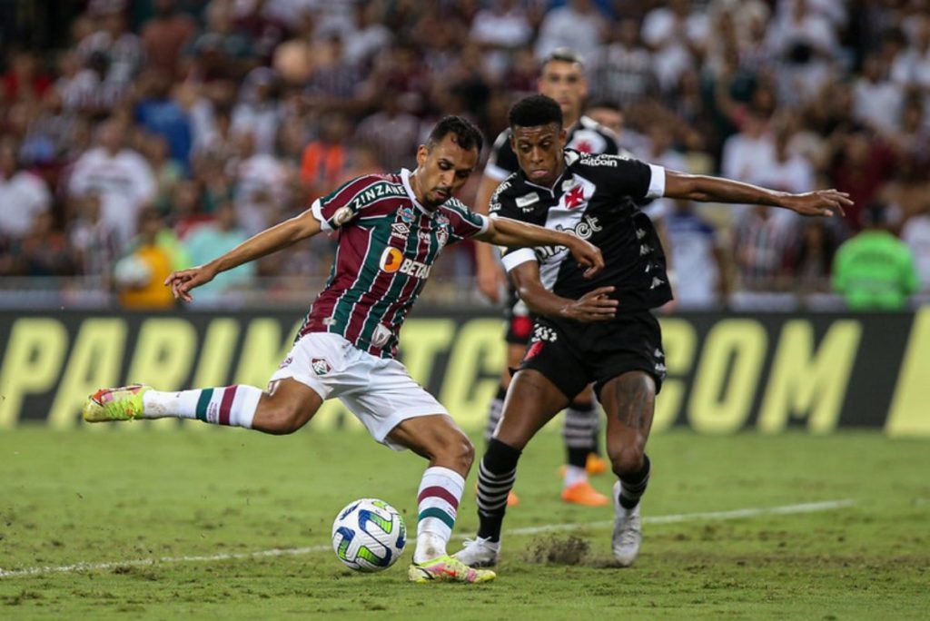 Em clássico emocionante, Fluminense e Vasco empatam no Maracanã
