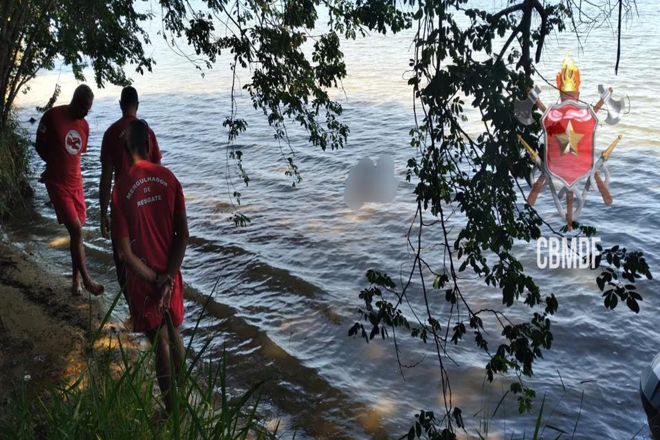 Vídeo pescadores encontram corpo de homem na Prainha do Lago Norte