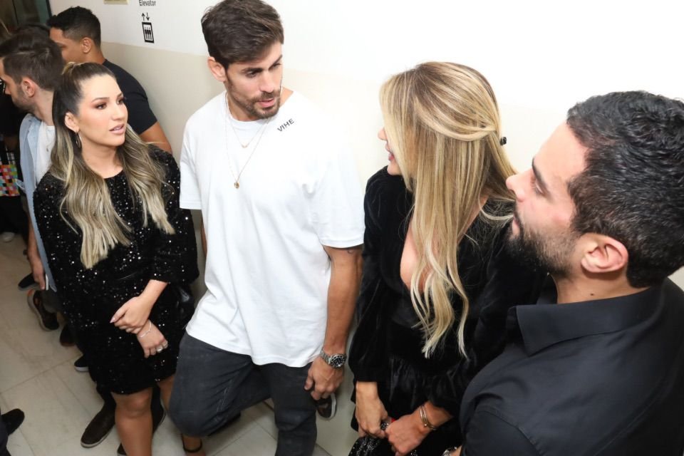 Cara de Sapato vão ao show de João Gomes para comemorar aniversário de empresário