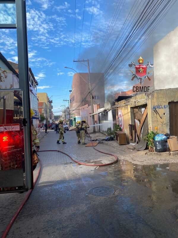 Incêndio em residência no DF