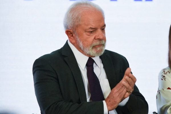 O presidente Lula recebeu 5 centrais sindicais