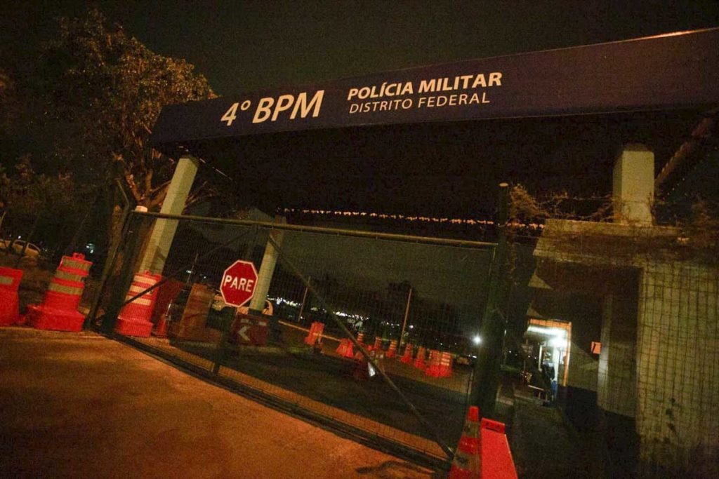 PF Movimentação no 4° Batalhão da PMDF pouco antes da soltura do ex-ministro da Justiça e ex-secretário de Segurança Anderson Torres 3