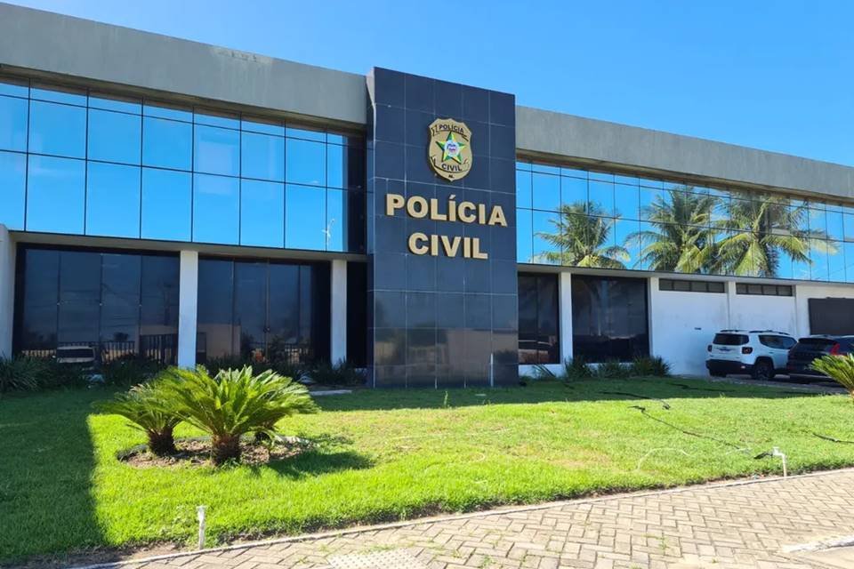 Foto colorida da sede da Polícia Civil de Alagoas - Metrópoles