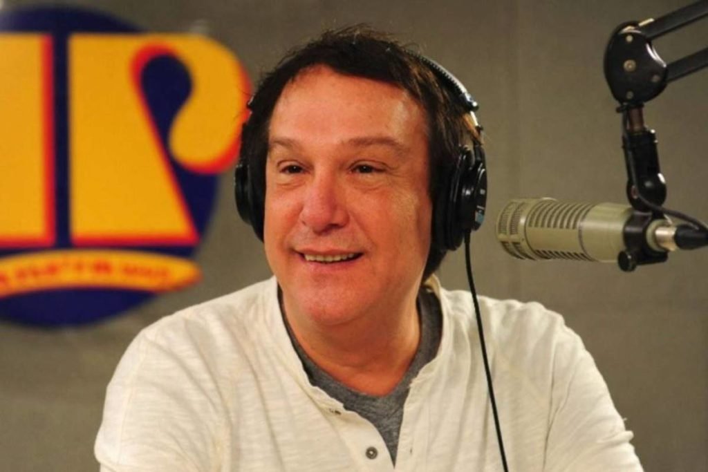 Após cirurgia para retirar tumor, Emílio volta ao Pânico “Estou bem