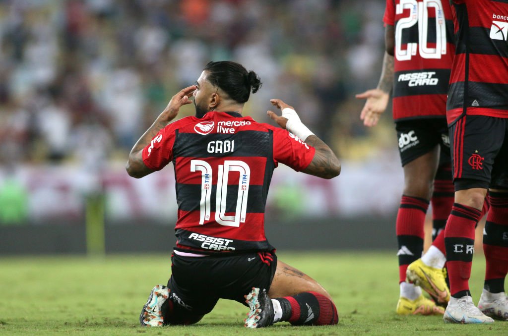 POP BOLA - ROCK BOLA on X: Em dezembro de 19, ficou marcado na história. 1  a 0 pro Liverpool ( porra! ) , que vergonha em Doha! O Flamengo não tem