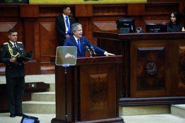 guillermo lasso presidente equador dissolve parlamento