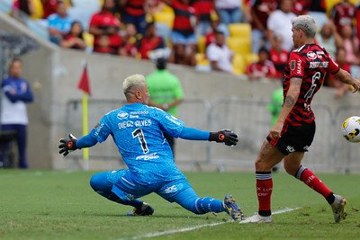 Reiner é liberado pelo STJD e reforça o Flamengo contra o Avaí