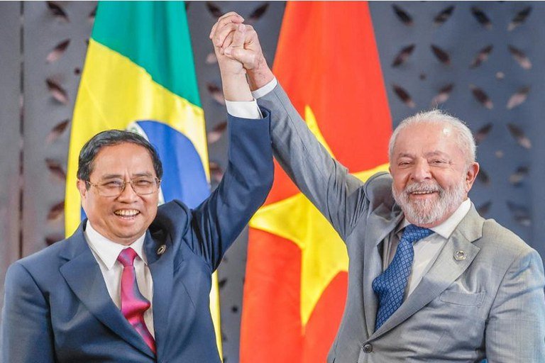 Pham Minh Chinh e Lula