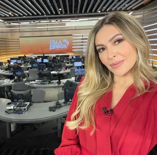 Thalita Oliveira entra na Justi&ccedil;a contra a Record TV e pede indeniza&ccedil;&atilde;o  milion&aacute;ria | Metr&oacute;poles