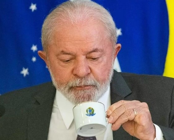 Lula ministros Dino