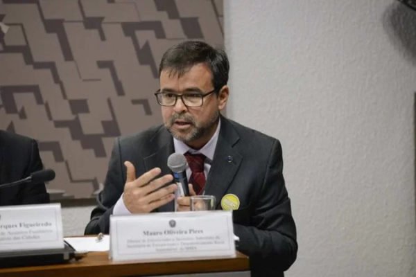 imagem colorida de Mauro Oliveira Pires