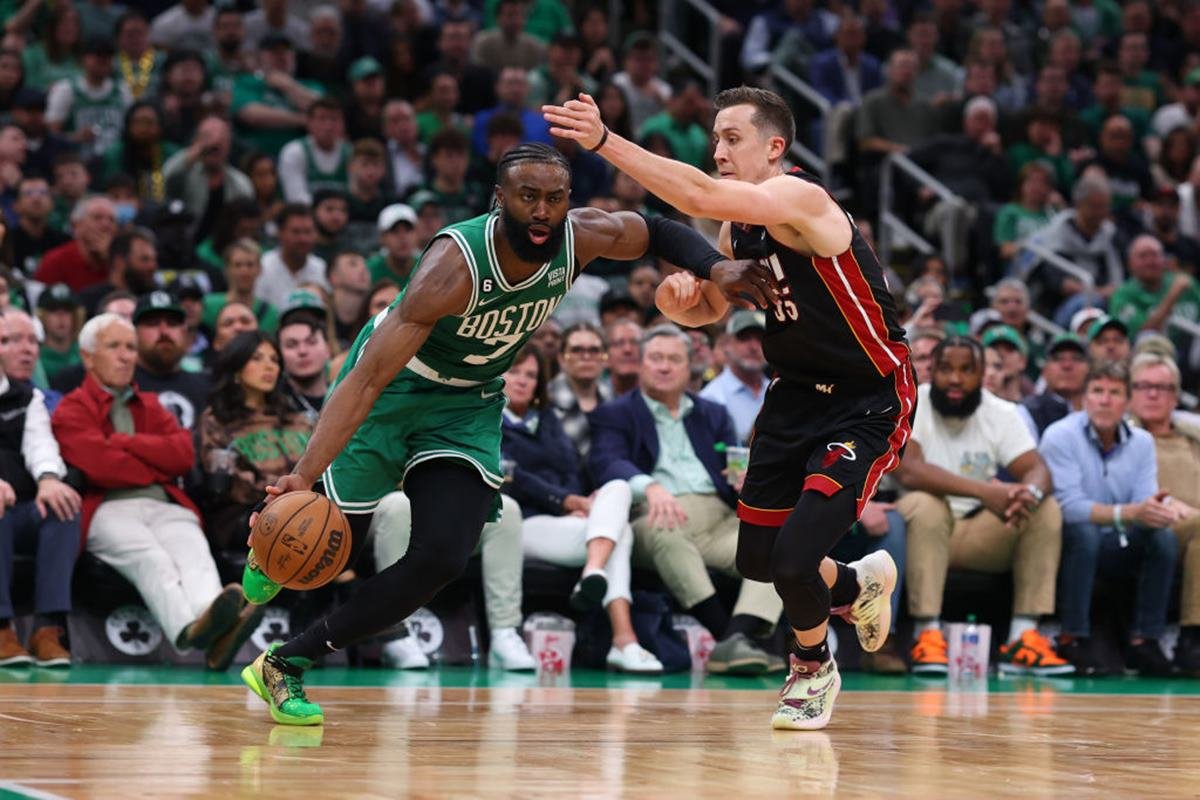 Heat vence Celtics em Miami e fica a um jogo das finais da NBA