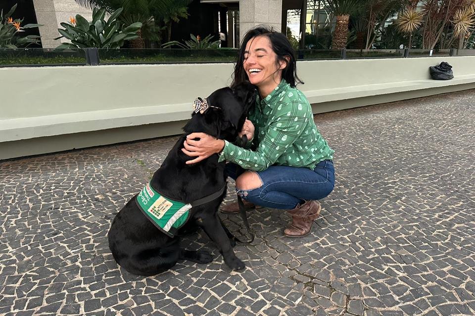 Priscila Debatista, socializadora da cadela Filó