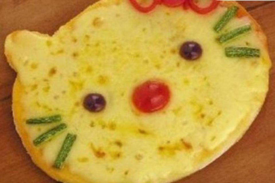 Pizza em formato de Hello Kitty - Metrópoles